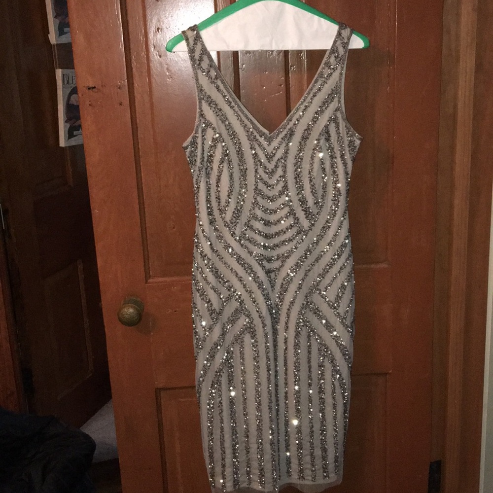 Adrianna Papell Size 6 Beaded Sequin Dress Nude